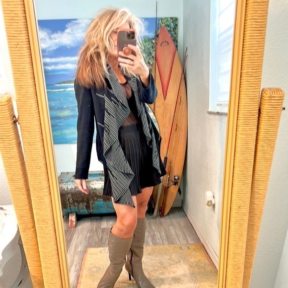 Georgina Estefania,Asymmetric Hem,Fitted Sleeves,Cropped Knit Sweater/Top, Small - Picture 8 of 10